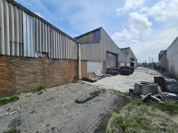 4 921  m² Industrial space