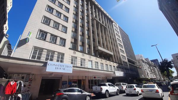 738 m² Commercial space