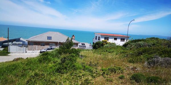 738 m² Land
