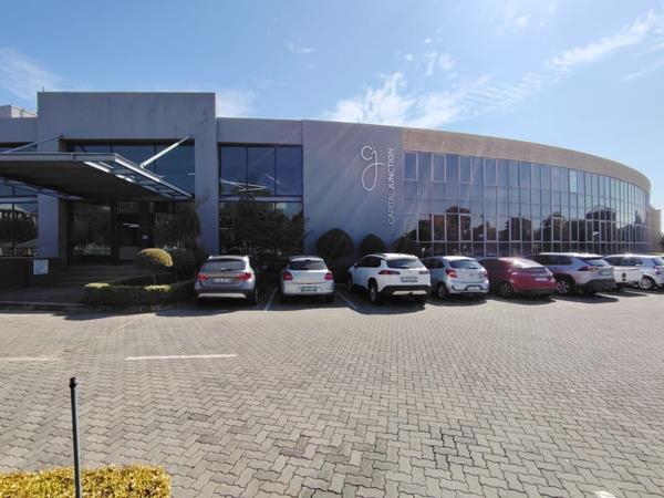 210  m² Commercial space