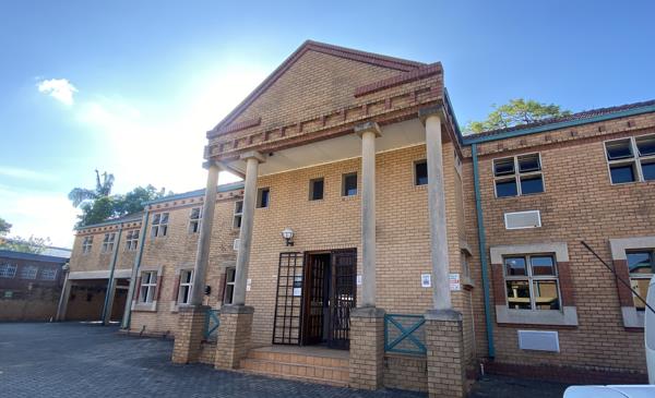 449  m² Commercial space