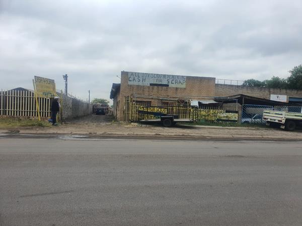 1 228  m² Commercial space