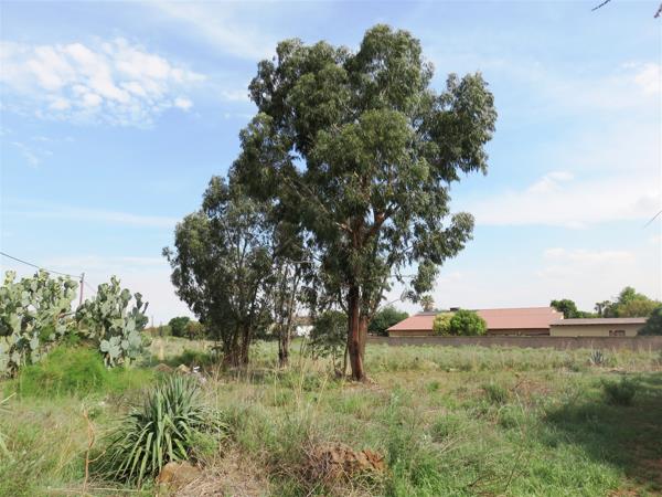 1 828 m² Land