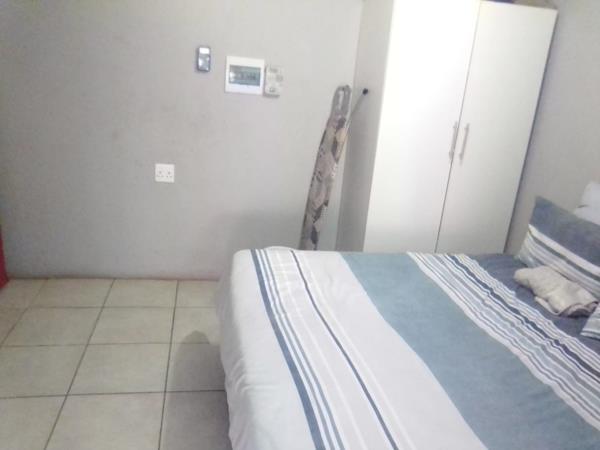 1 Bedroom House