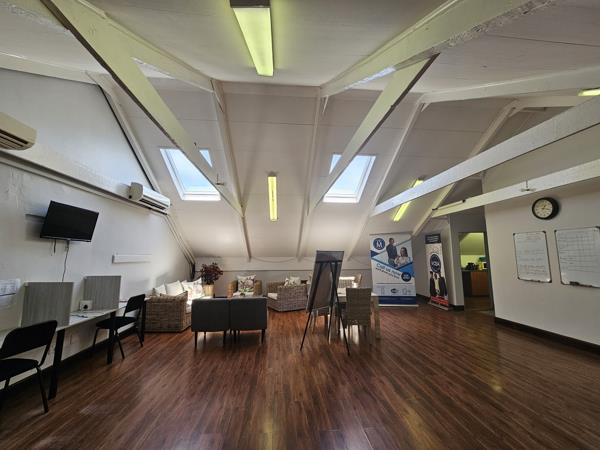 200  m² Commercial space