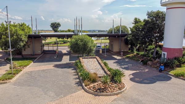 1 154 m² Land