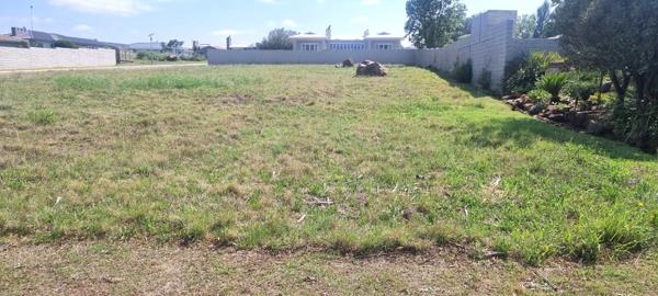 1 273 m² Land