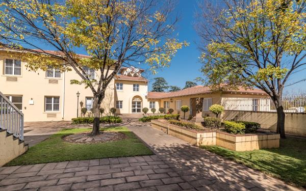 155  m² Commercial space