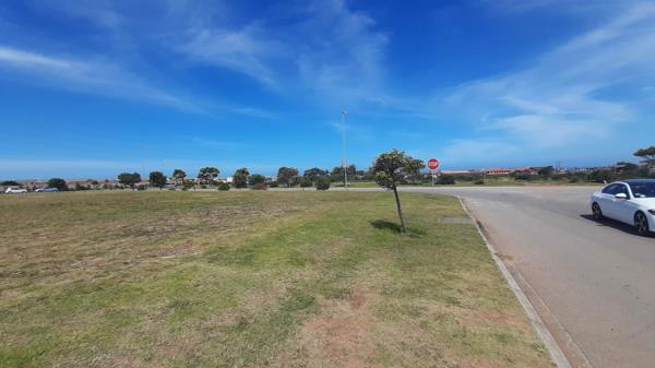 3 003 m² Land