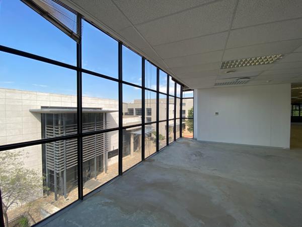 594  m² Office Space