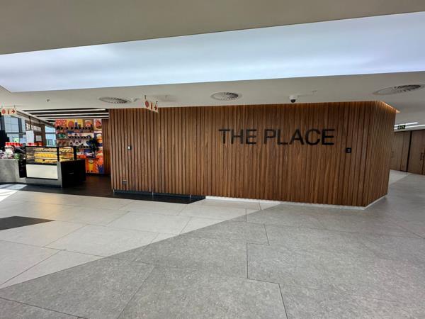 1 716  m² Commercial space