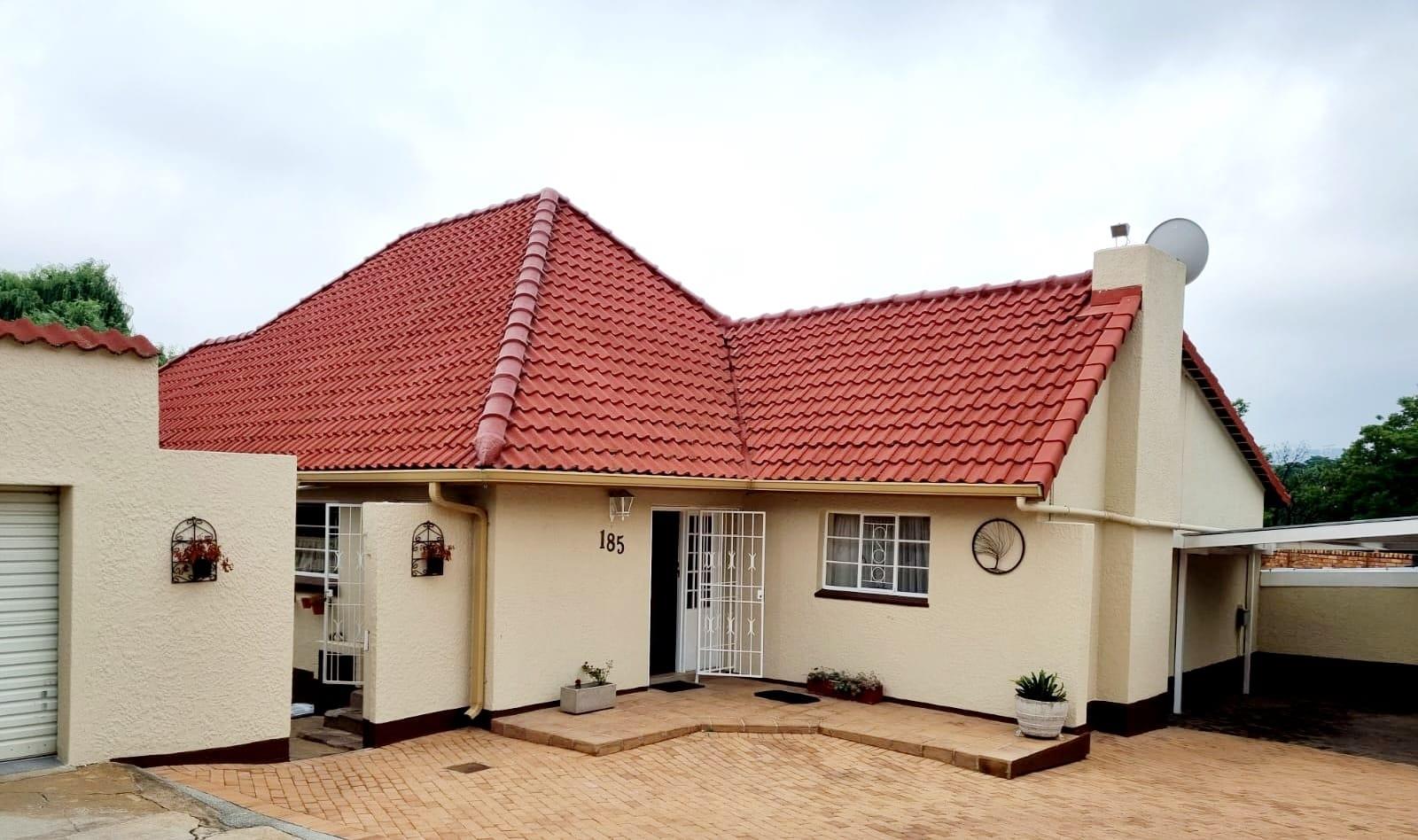 3 Bedroom House in Mondeor