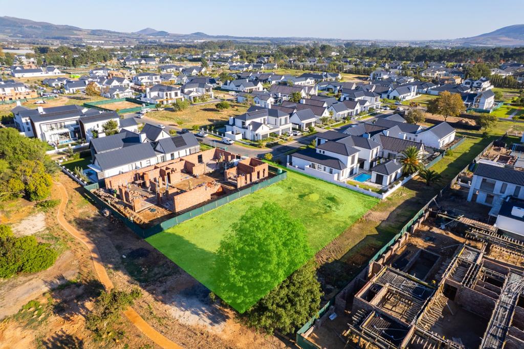 1 116 m² Land