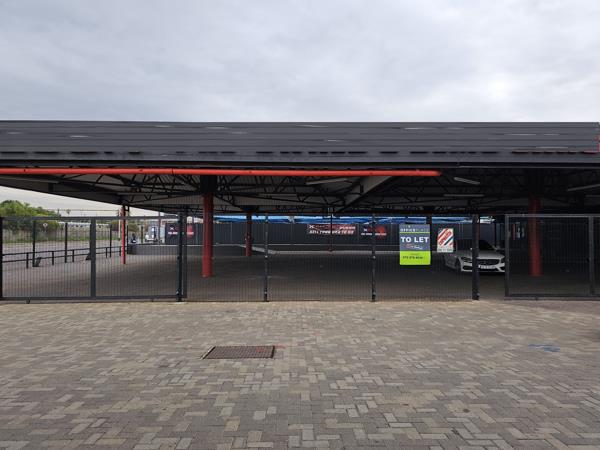 1 000  m² Commercial space