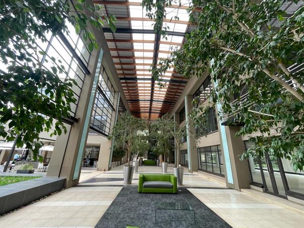 612  m² Commercial space