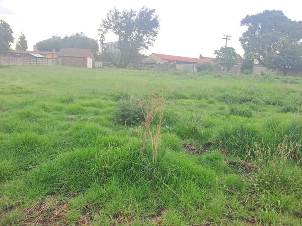 350 m² Land
