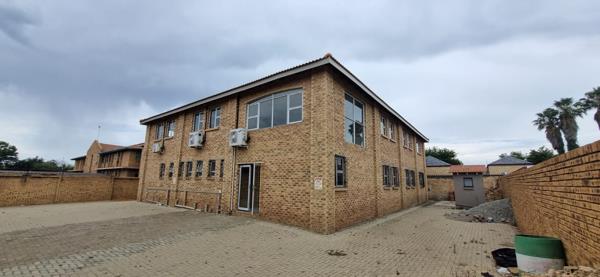 1 800 m² Commercial space