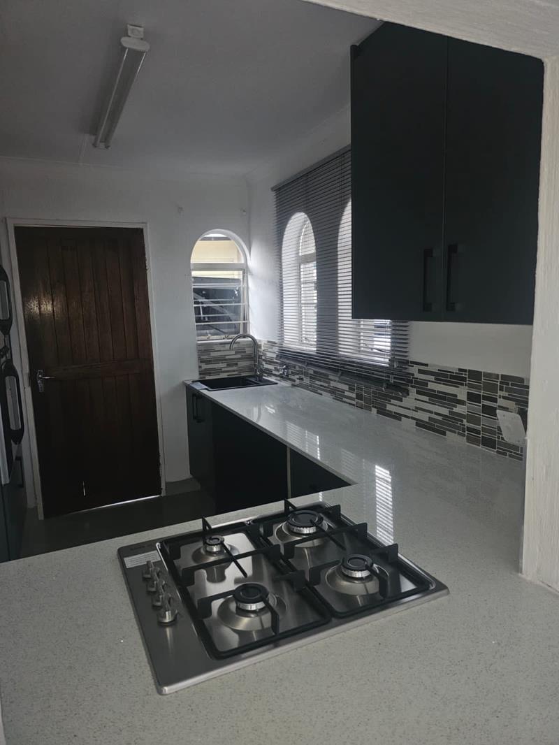 2 Bedroom Simplex in Sundowner
