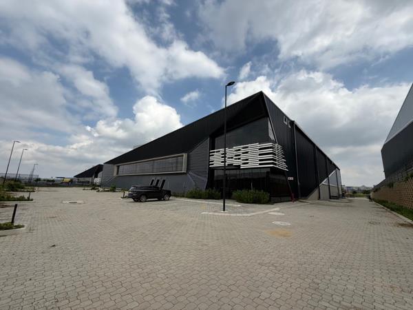 4 883 m² Industrial space