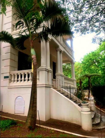 900  m² Commercial space