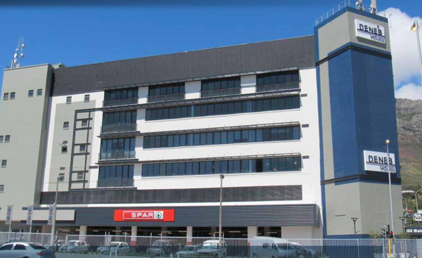 2 215  m² Commercial space