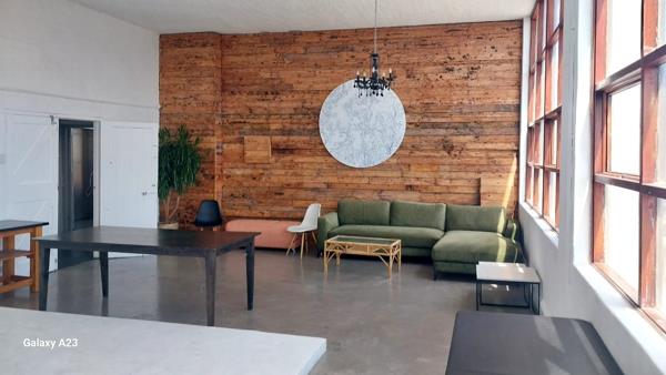 156  m² Commercial space