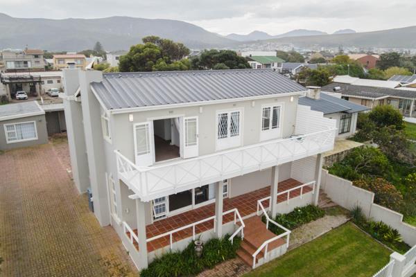 6 Bedroom House