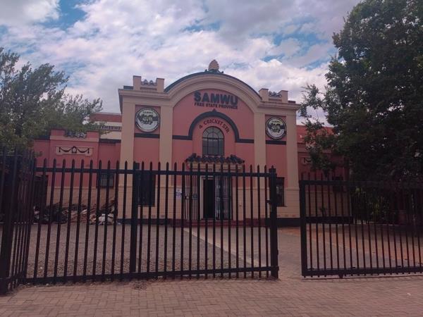 726 m² Commercial space