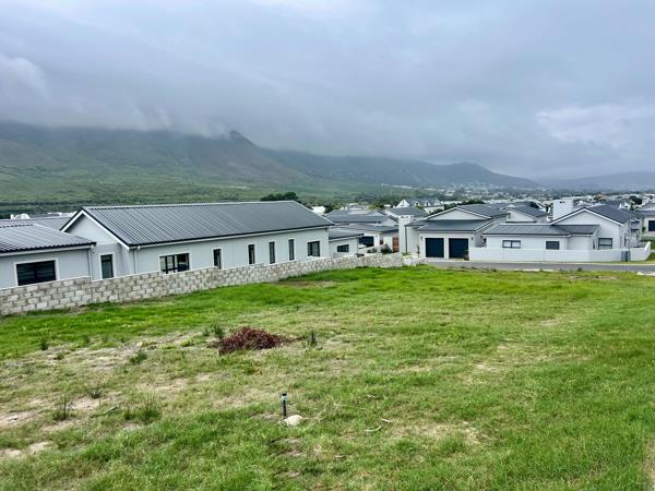 608 m² Land