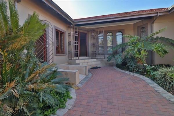 5 Bedroom House