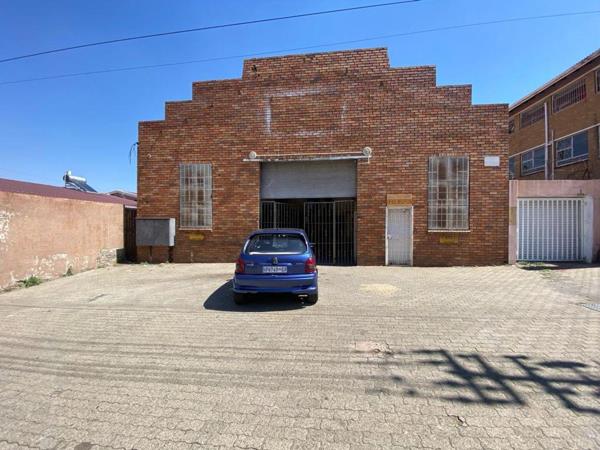 496  m² Industrial space