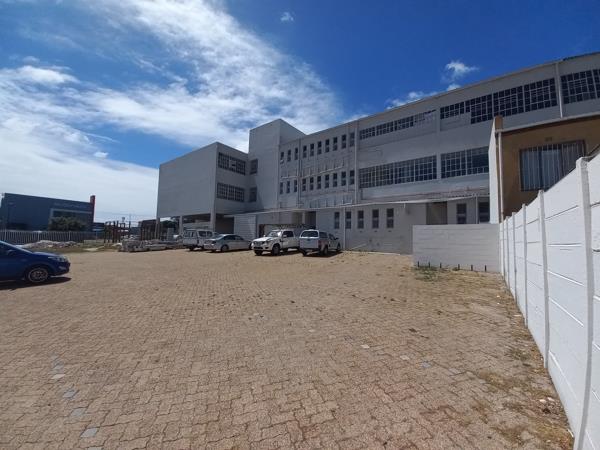 950 m² Commercial space