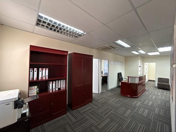 1 267  m² Commercial space