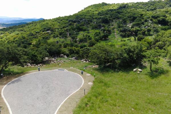 1 379 m² Land