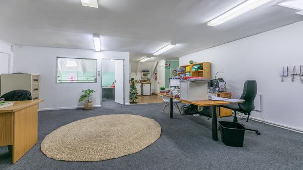 179 m² Commercial space