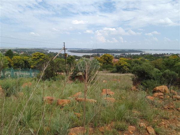 2 114 m² Land