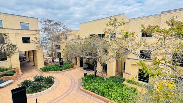 1 009 m² Office Space