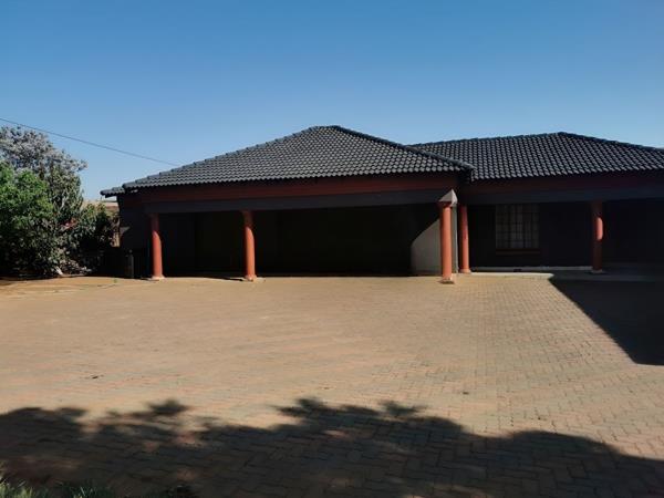 5 Bedroom House