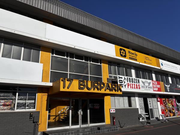 142  m² Commercial space