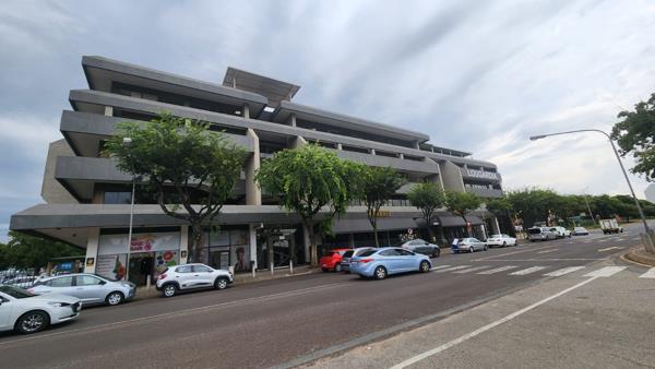 128  m² Commercial space