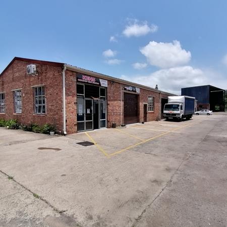 6 100  m² Industrial space
