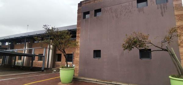 293  m² Commercial space