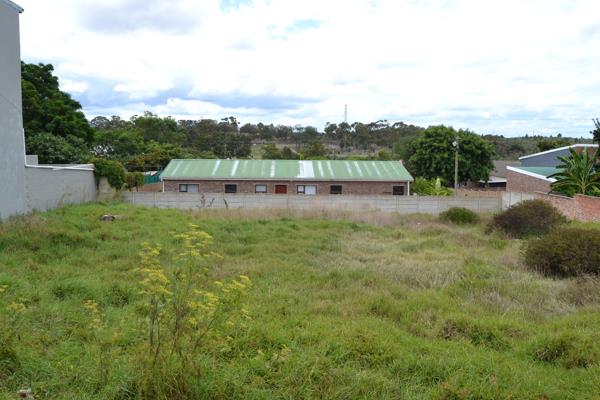 892 m² Land