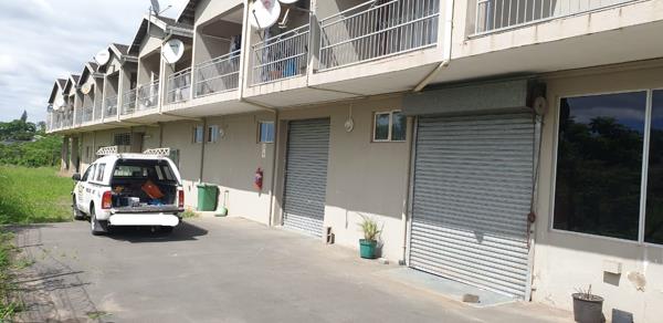 215  m² Commercial space