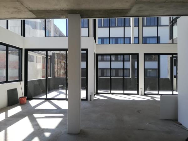 330 m² Commercial space
