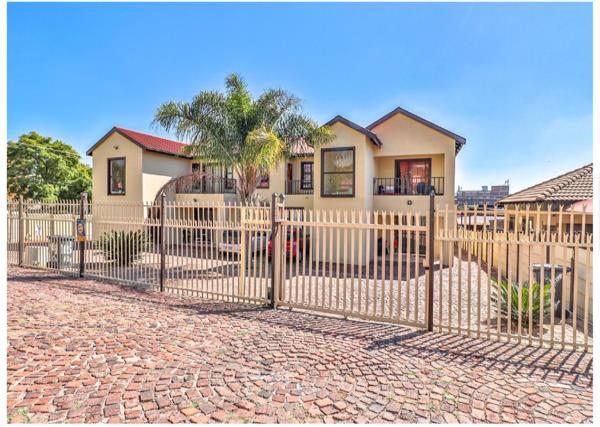 20 Bedroom House