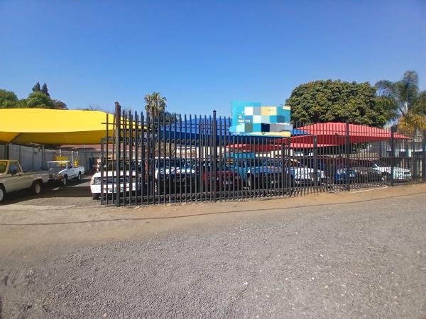 133  m² Commercial space