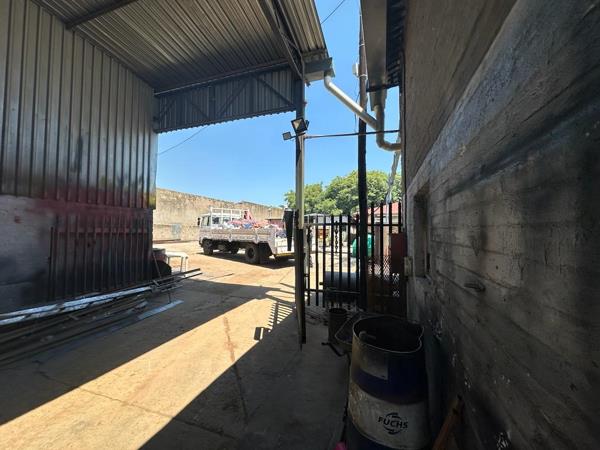 512  m² Industrial space