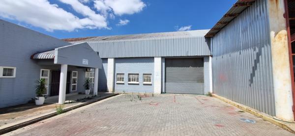 1 500  m² Industrial space