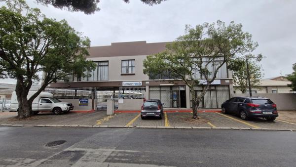 374  m² Commercial space